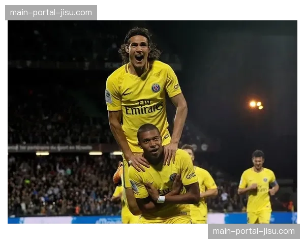 巴黎郊区业余联赛引入职业数据分析工具，帮助球队分析比赛录像中的“空间利用”情况