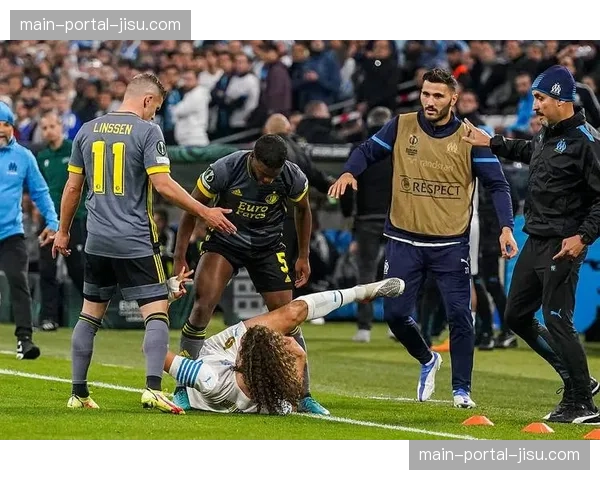 本轮焦点战,里尔对阵马赛的赛前分析聚焦双方在防守定位球时的弱点 本轮焦点战,里尔对阵马赛的赛前分析聚焦双方在防守定位球时的弱点